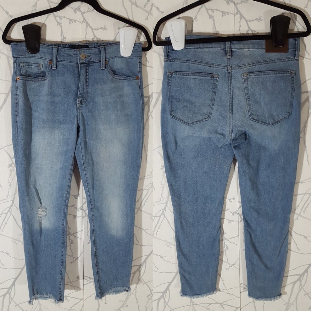 Lucky Brand Light Wash Distressed Mid Rise Ava Crop Jeans